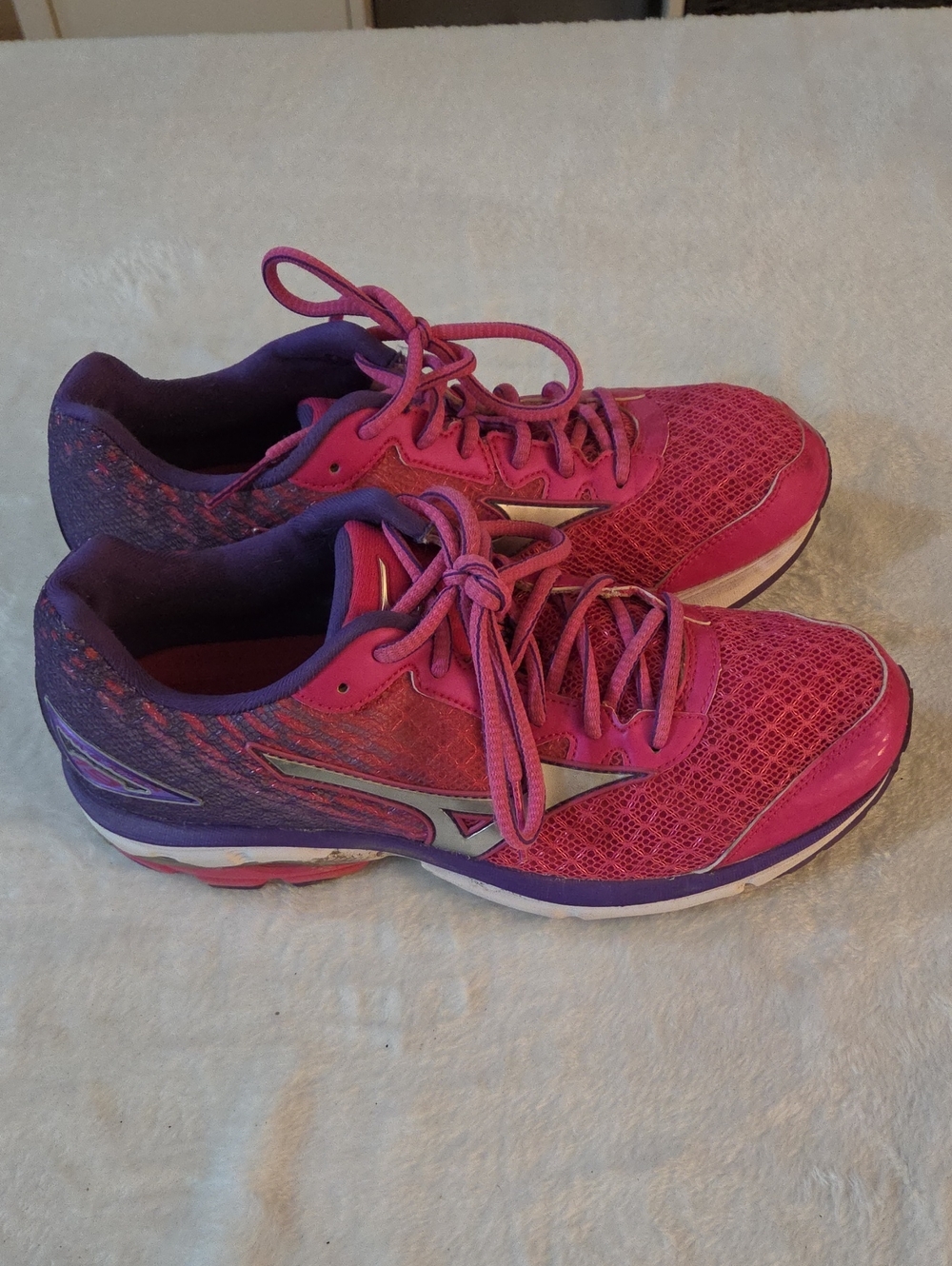 Mizuno Wave Rider 19 Women’s Pink & Purple Running Sneakers